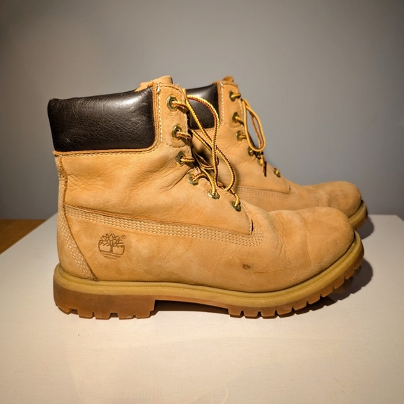 Timberland premium 6in waterproof boots - woman's US size 9 1/2 - Picture 2 of 7